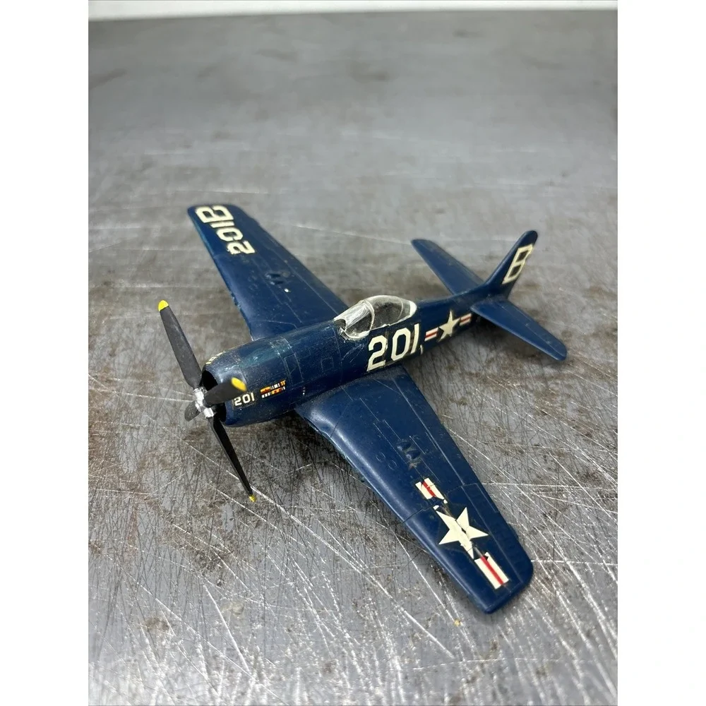 1/72 Scale Built Plastic Grumman F8F-2 Bearcat Plane‎ Assembled Model